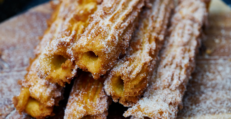 Receita de Churros Simples: Faça em Casa com Facilidade e Sabor.