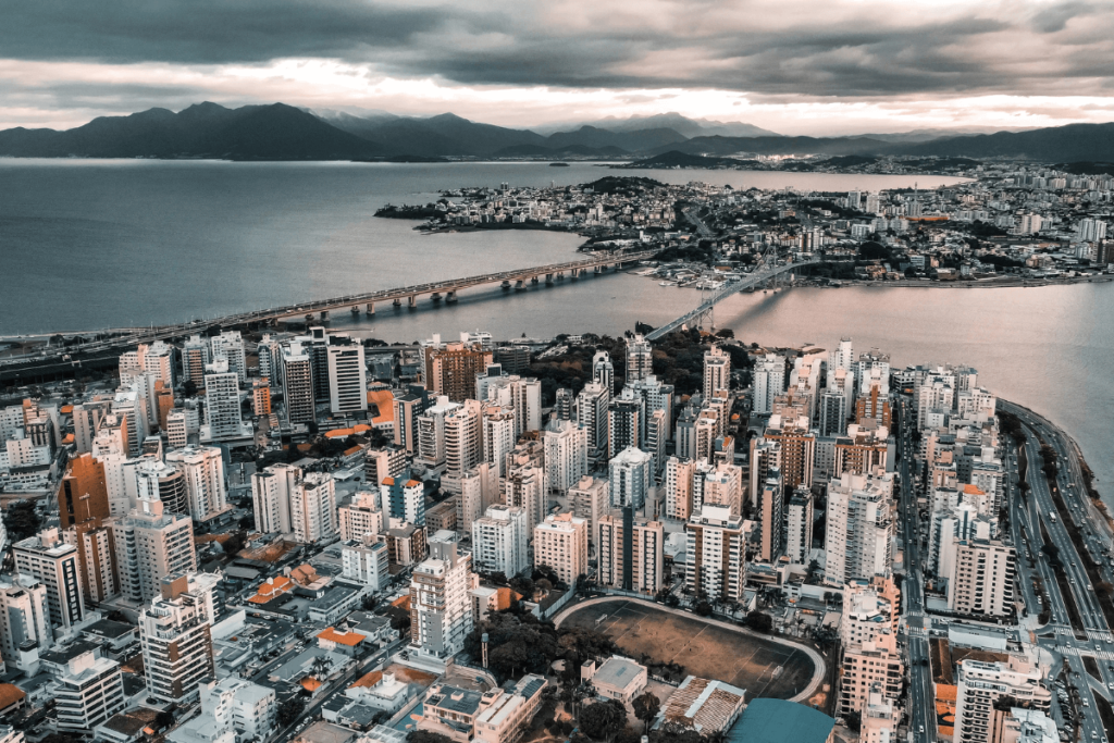 A ciudade de Florianopolis.
Ostras: Delícia Local.