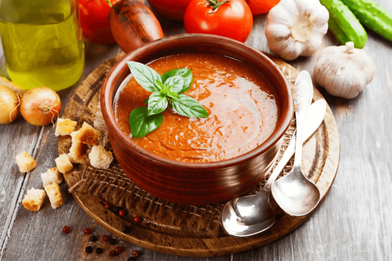 Gazpacho: A Sopa Fria que Conquistou Paladares.