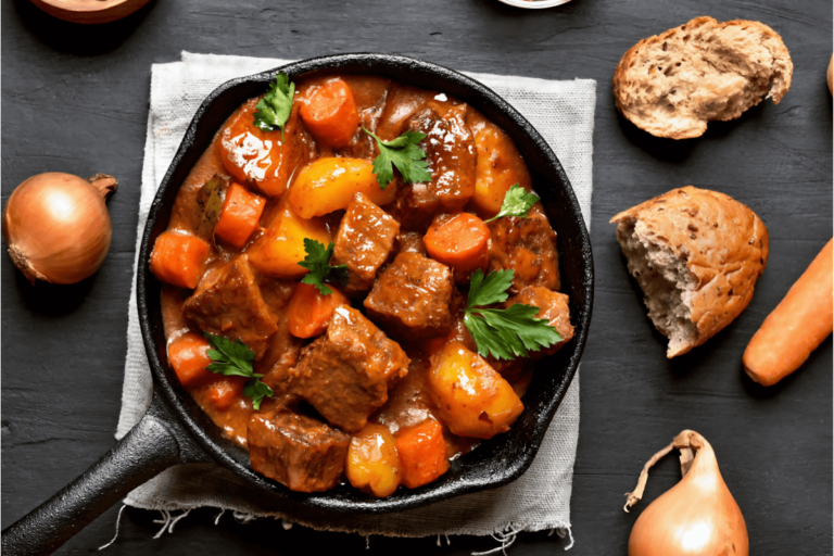 Goulash de Carne: Guia Completo com Receitas e História do Prato.