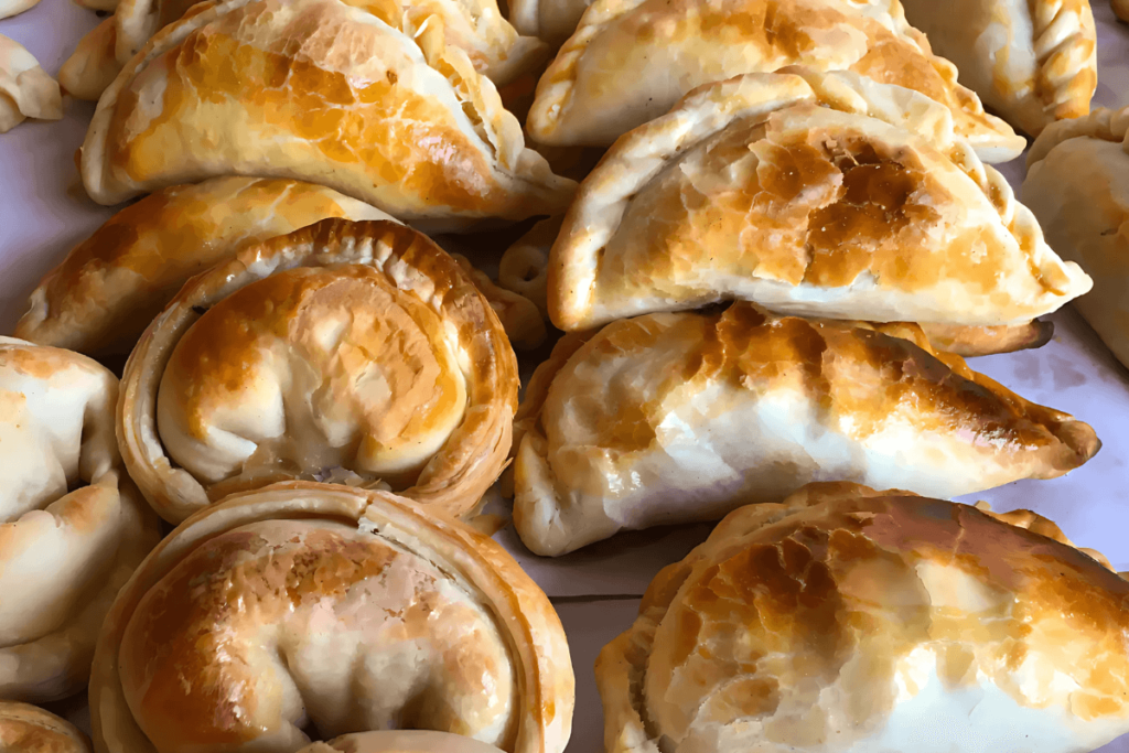 Variedade de Empanadas de Forno.
História da Autêntica Empanada Argentina.