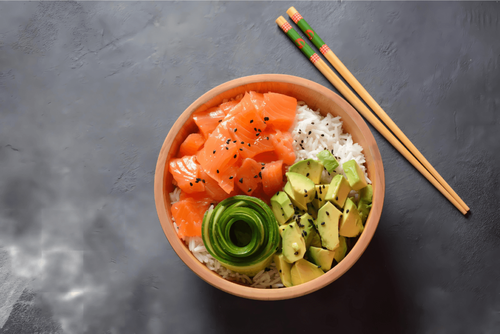 oke Bowl de Salmão Havaiano.
Poke Havaiano: Uma Jornada Culinária.