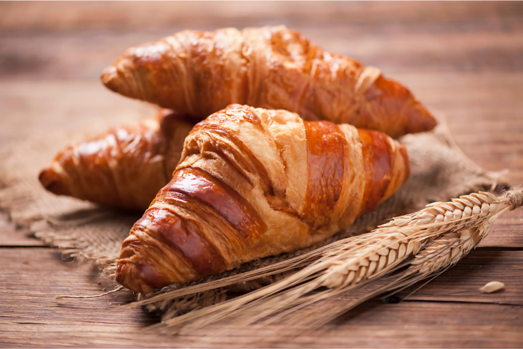 Croissant.
Delícias da confeitaria francesa.
